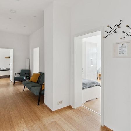 Apartment Fuer 13 Gaeste, 5 Schlafzimmer, 2 Baeder, 2 Loggia'S, Leipzig Zentrum Ost Bagian luar foto