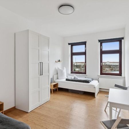 Apartment Fuer 13 Gaeste, 5 Schlafzimmer, 2 Baeder, 2 Loggia'S, Leipzig Zentrum Ost Bagian luar foto