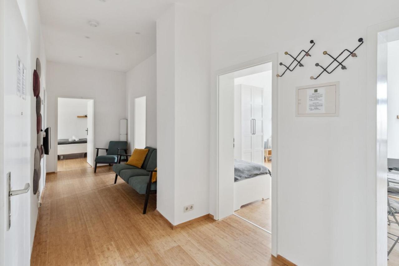 Apartment Fuer 13 Gaeste, 5 Schlafzimmer, 2 Baeder, 2 Loggia'S, Leipzig Zentrum Ost Bagian luar foto