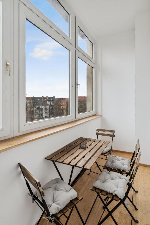 Apartment Fuer 13 Gaeste, 5 Schlafzimmer, 2 Baeder, 2 Loggia'S, Leipzig Zentrum Ost Bagian luar foto